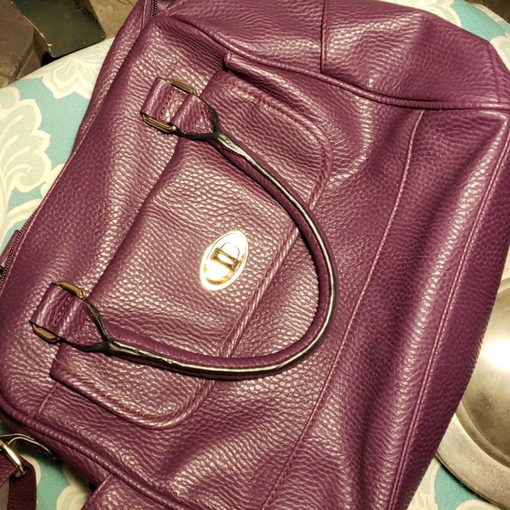 Eggplant purple zippered purse, adjustable strap - Picture 5 of 6